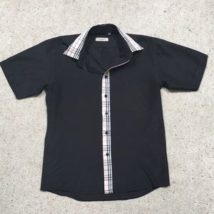 Men’s Burberry shirt with classic detailing